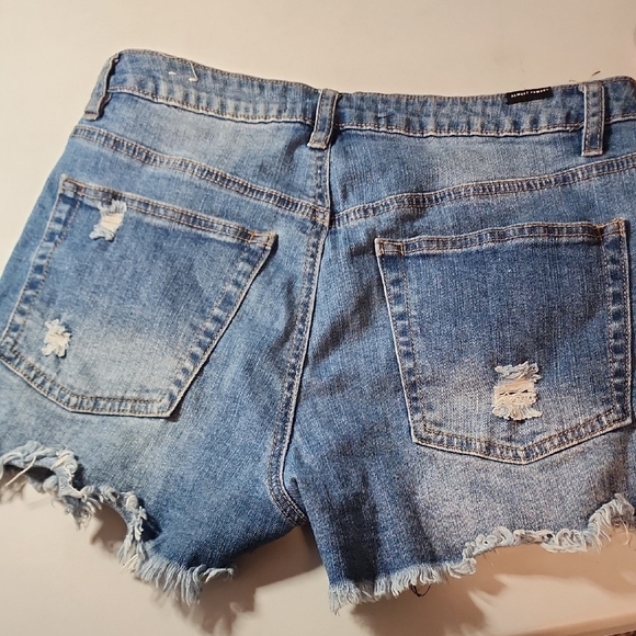 Almost Famous Blue Jean Shorts with Artistic Patterns - Picture 3 of 3